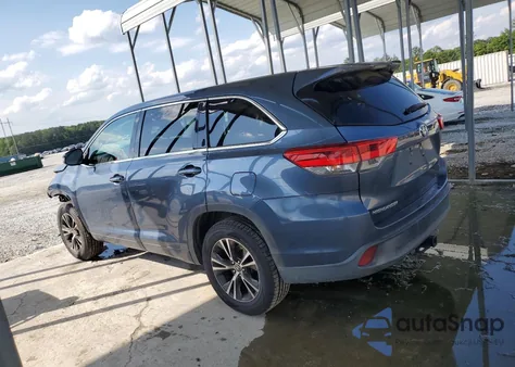 2018 Toyota Highlander Le из США, поврежденный, VIN 5TDZZRFH8JS235257